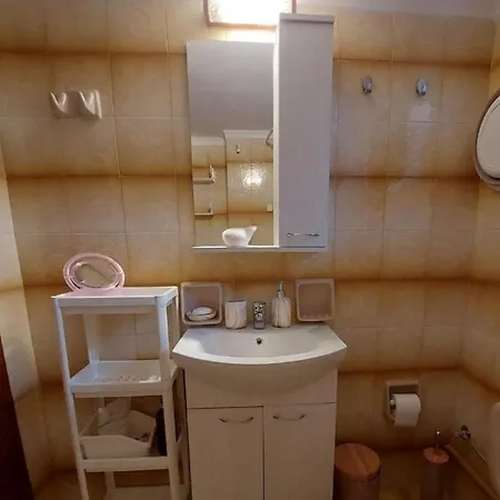 Seaside With Parking In Melissi Melíssion