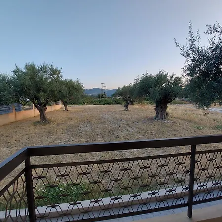 Seaside With Parking In Melissi