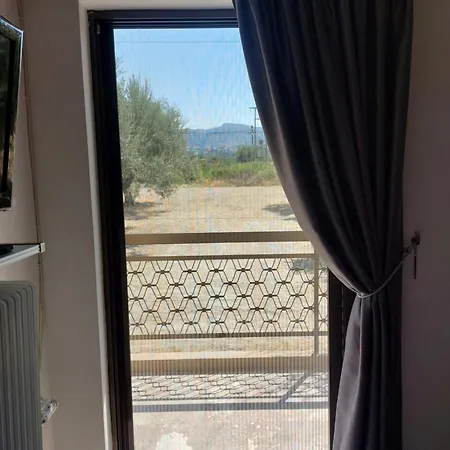 Apartment Seaside With Parking In Melissi *