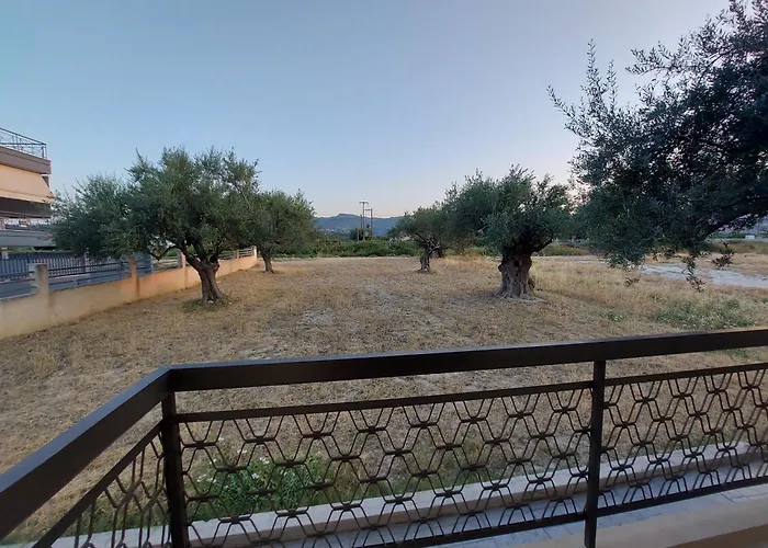 Seaside With Parking In Melissi