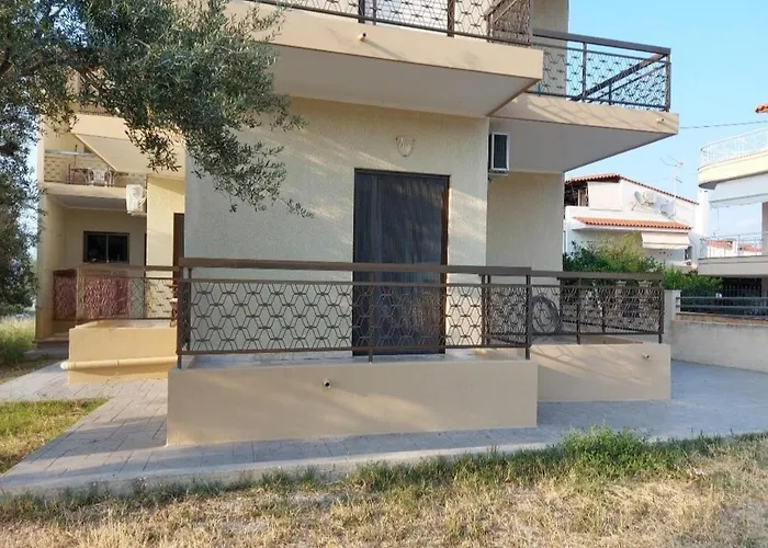 Апартаменты Seaside With Parking In Melissi Мелисси